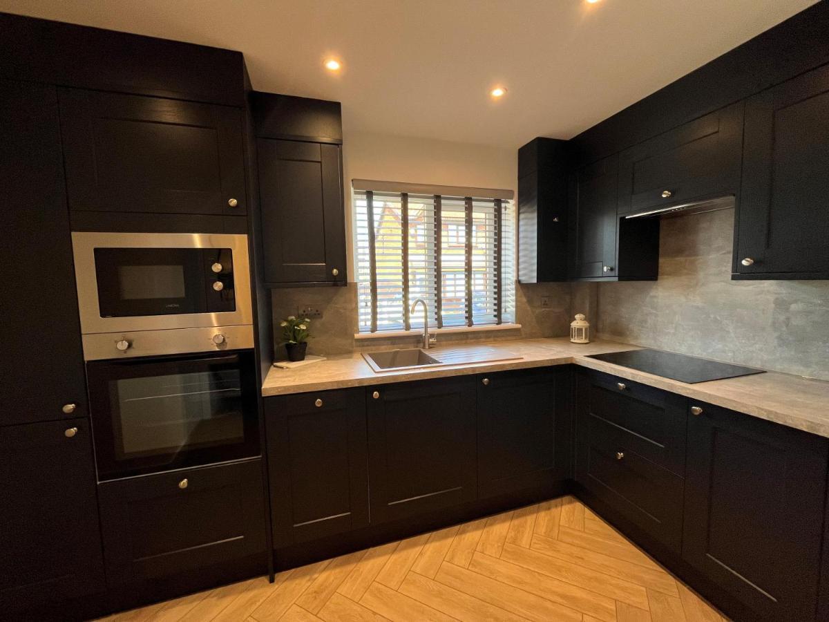 Contemporary 1 Bedroom Apartment Normanton  Esterno foto